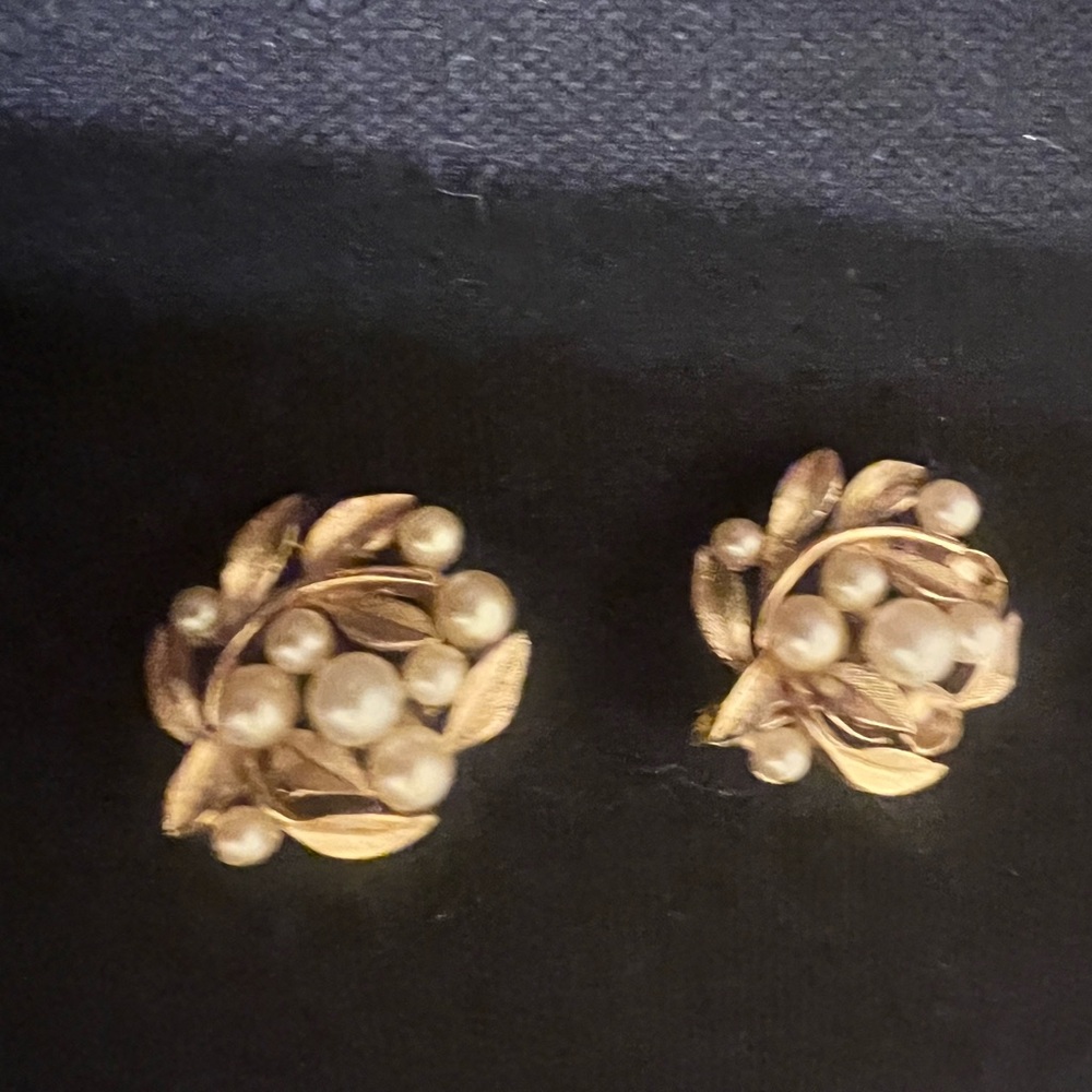 Vintage Gold and Pearl Clip-On Earrings